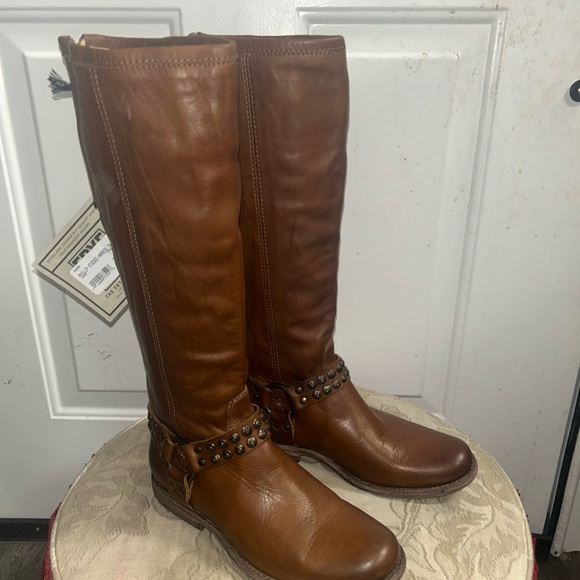 NEW Frye Phillip Harness Tall Women’s Riding Boots Cognac Leather Zip Back Sz 7B - Picture 6 of 16